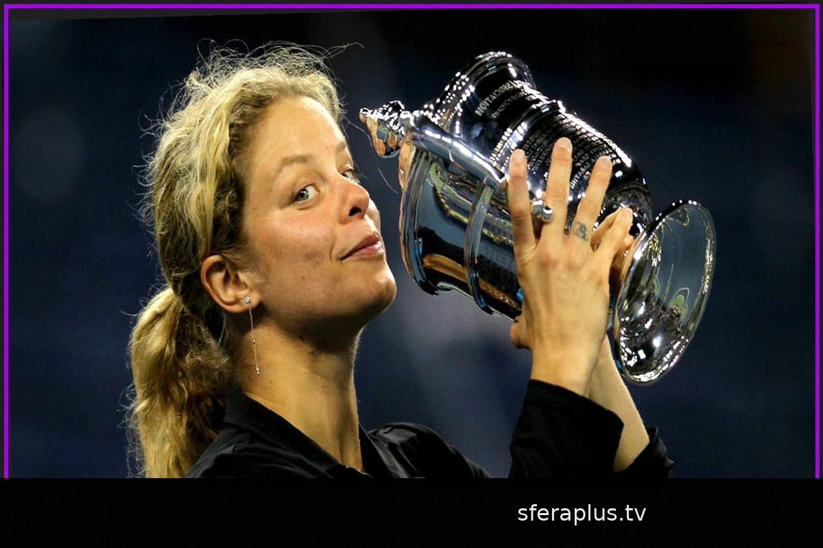 11 августа 2003: Ким Клейстерс впервые возглавила рейтинг WTA